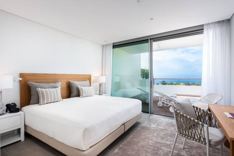 Suite 3 dormitorios con vistas frontales al océano Hotel Los Jardines de Abama Suites Tenerife