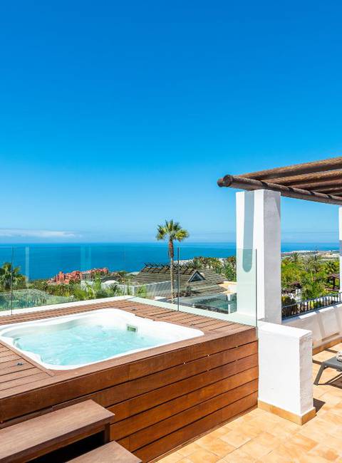 Terraza- jacuzzi Hotel Las Terrazas de Abama Suites Tenerife Terraza- jacuzzi Hotel Las Terrazas de Abama Suites Tenerife