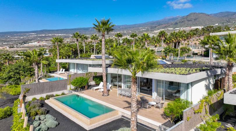 3-Bedroom Villa del Tenis with Ocean Views and a Private Swimming pool