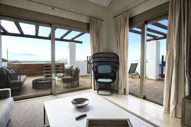 Suite 3 dormitorios con jacuzzi y vista al océano Hotel Las Terrazas de Abama Suites Tenerife