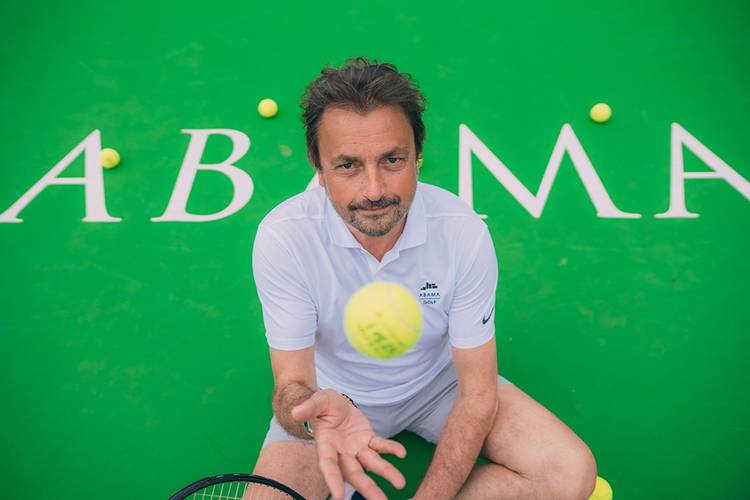 La leyenda del tenis francés, Henri Leconte, disfruta unos días en Las Terrazas de Abama Suites Abama Hotels