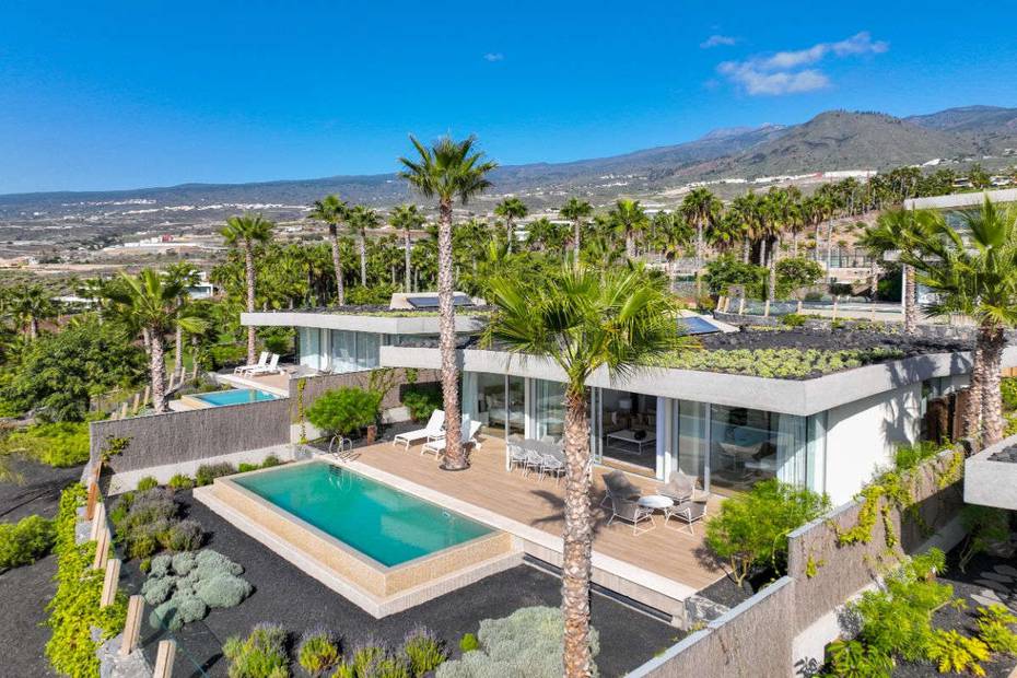 2 bedroom villa del tenis with ocean views and a private swimming pool Hotel Los Jardines de Abama Suites Tenerife