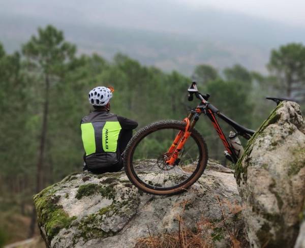 Homme, vélo et paysage Abama Hotels Homme, vélo et paysage Abama Hotels