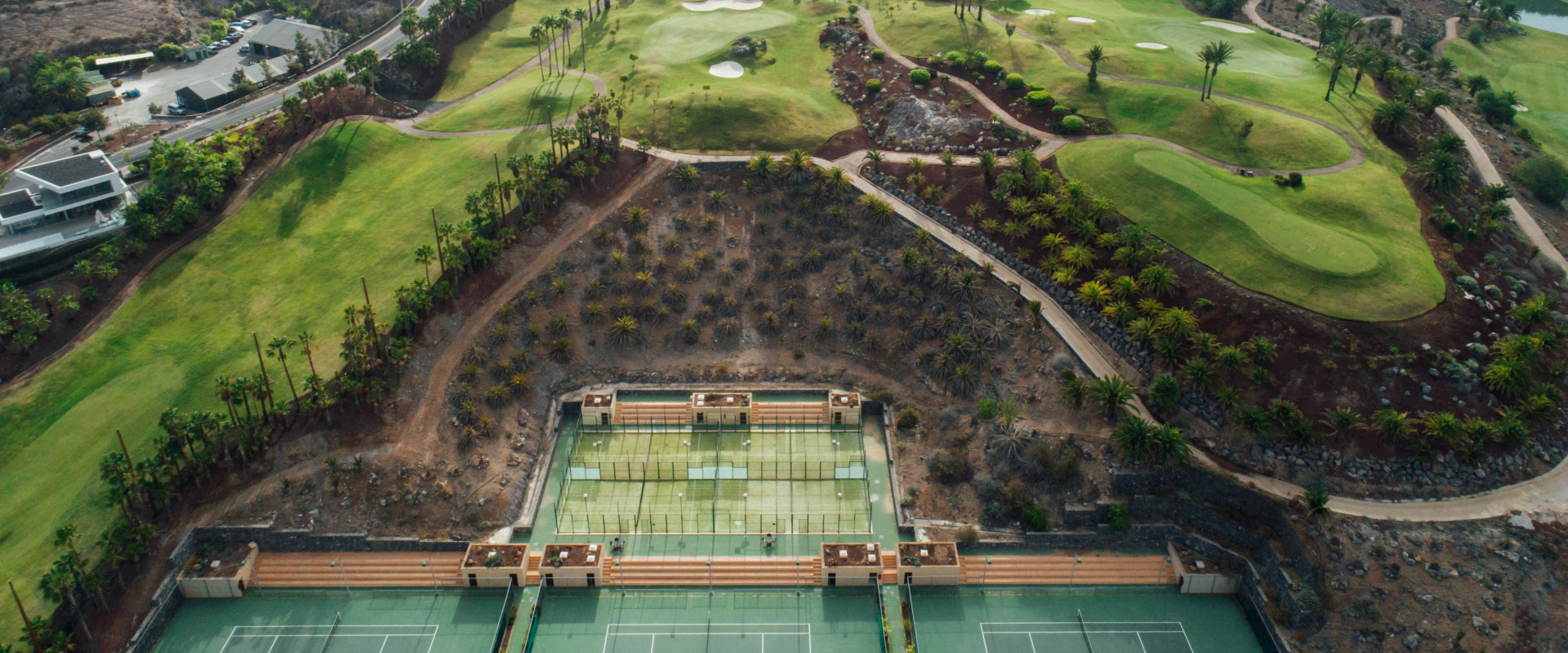 Spielen Sie Tennis und Paddeltennis mit dem Atlantischen Ozean als Schiedsrichter Abama Hotels Spielen Sie Tennis und Paddeltennis mit dem Atlantischen Ozean als Schiedsrichter Abama Hotels