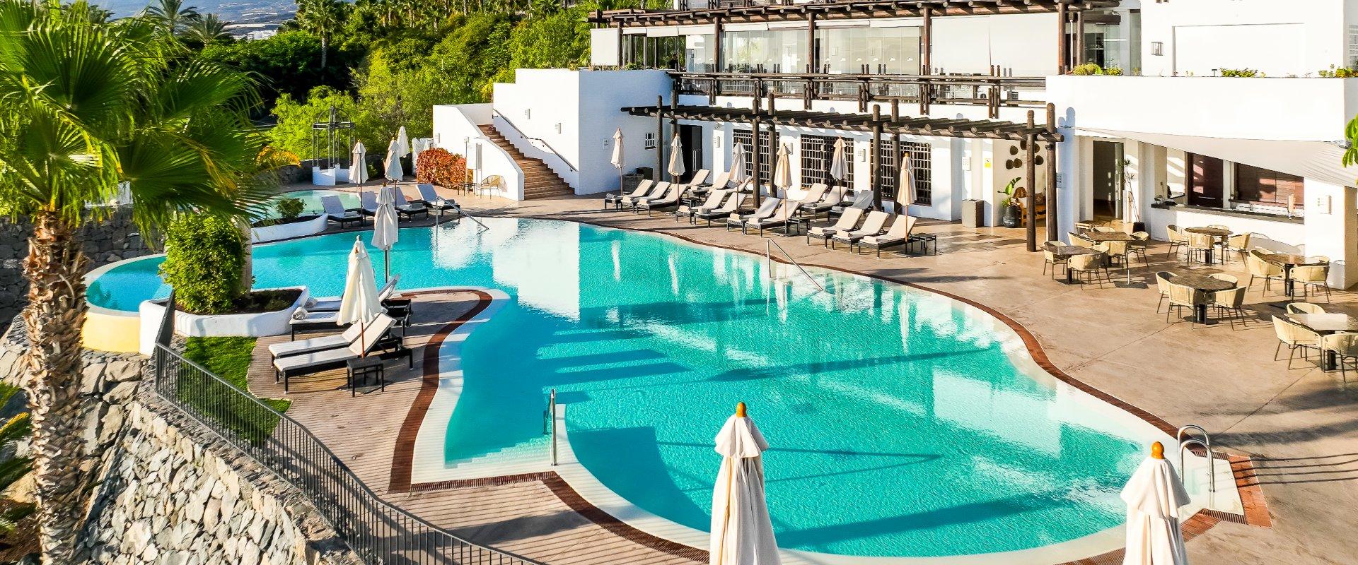 Disfruta de un aperitivo y un cóctel sin moverte de tu hamaca Abama Hotels Disfruta de un aperitivo y un cóctel sin moverte de tu hamaca Abama Hotels